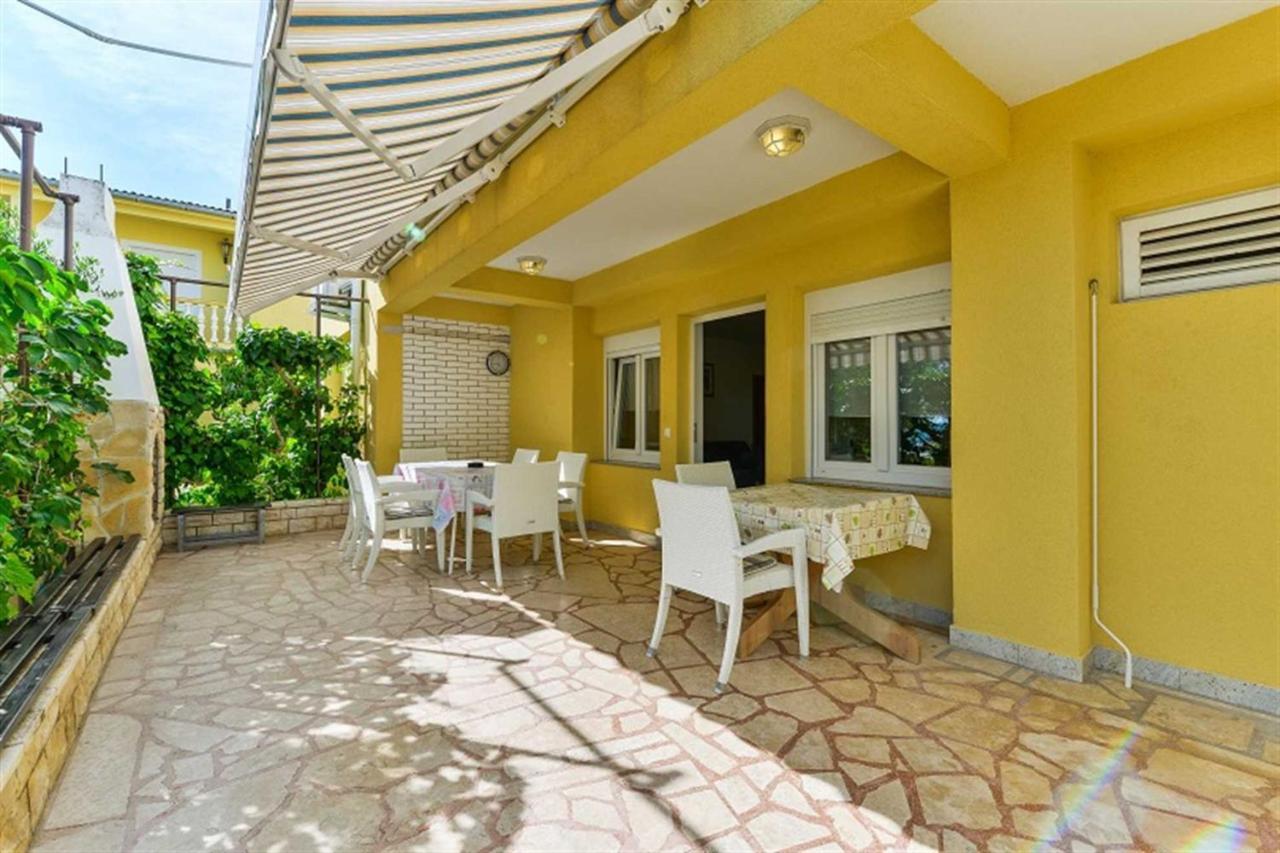 Apartment House Inga Vir Exterior photo